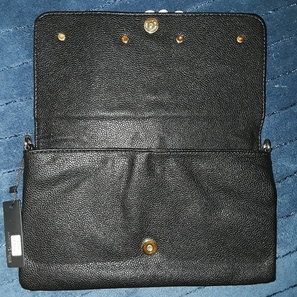 Black & White Daisy Floral Vegan Leather Clutch - Picture 4 of 8